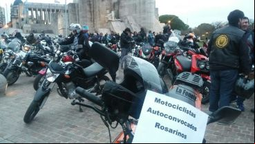 Movilización de Motociclistas Autoconvocados hasta la puerta del Concejo.