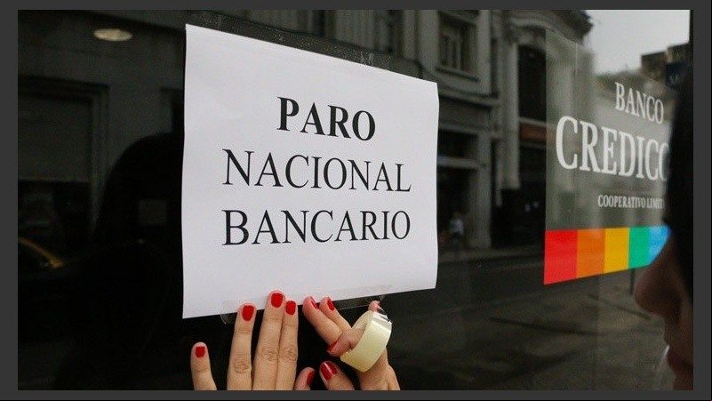 El paro es en rechazo al 9 por ciento de aumento salarial ofrecido. 