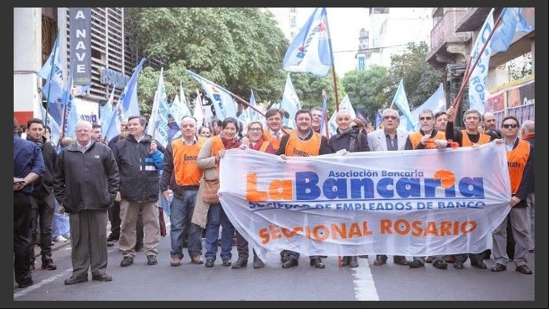 Los bancarios sumaron sus voces de rechazo. 