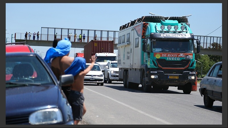 Desde cuatriciclos hasta camiones. De todo se pudo ver en el paso del Dakar por Rosario.