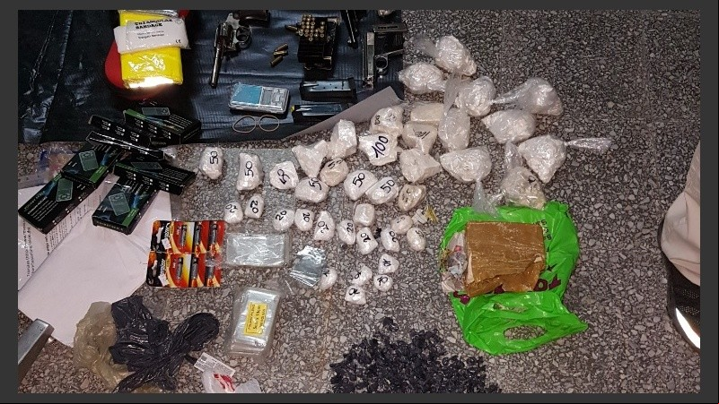 Se incautaron 32 kilos de cocaína y más de 83 kilos de marihuana.