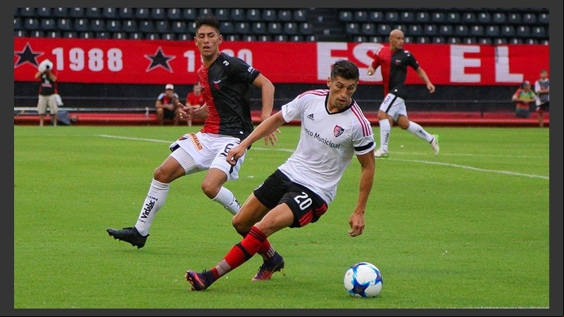 Sin goles terminó el encuentro en una tarde lluviosa.