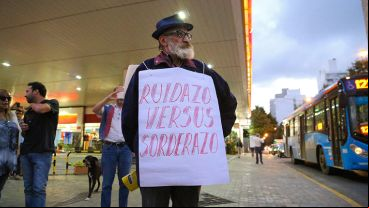 El señor pidió que las autoridades escuchen el reclamo.