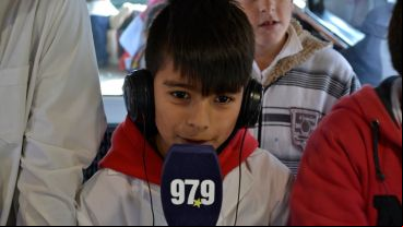Los chicos pasaron por la radio y dejaron sus mensajes.