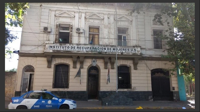 El penal de mujeres en calle Thedy sobrevive al despliegue inmobiliario de Puerto Norte.