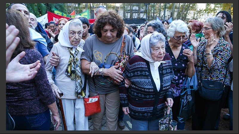 Lila de Forestello y Chiche Massa, presentes en la plaza de Córdoba y Buenos Aires.