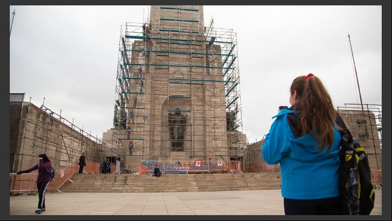 El Monumento va cambiando su fisonomía tras el inicio de obra.