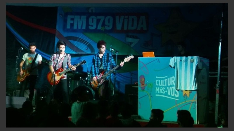 El grupo Anexo hizo delirar a los fans.