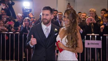 Sonrisas y pulgares arriba en la noche rosarina.(Alan Monzón/Rosario3.com)