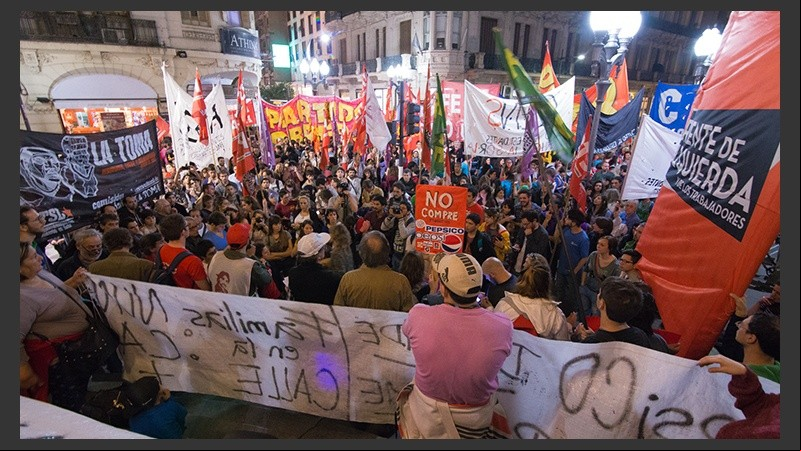 El repudio a la represión se hizo sentir en Rosario.