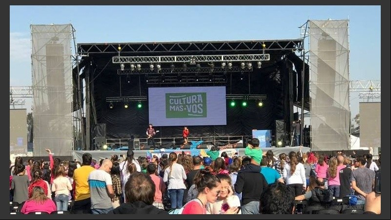 Después de la competencia, el el público disfrutó de la música.