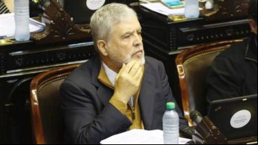 De Vido sigue atentamente la sesión desde su banca.