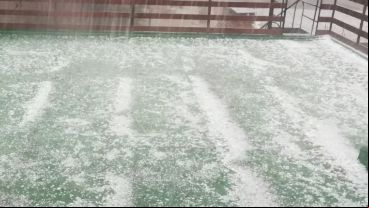 En Totoras, el granizo formó una base similar a una capa de nieve.