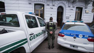Gendarmería allanó este lunes la comisaría 7ª, donde detuvieron al joven de Florencio Varela.