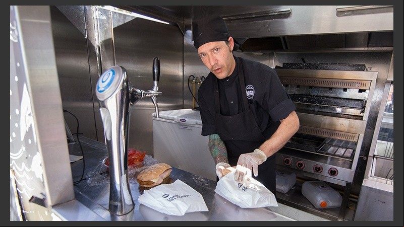 Los Food Trucks hicieron su debut este jueves al mediodía en el Parque Sunchales.