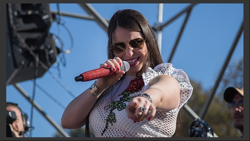 La cantante de Amapola se lució en el escenario.