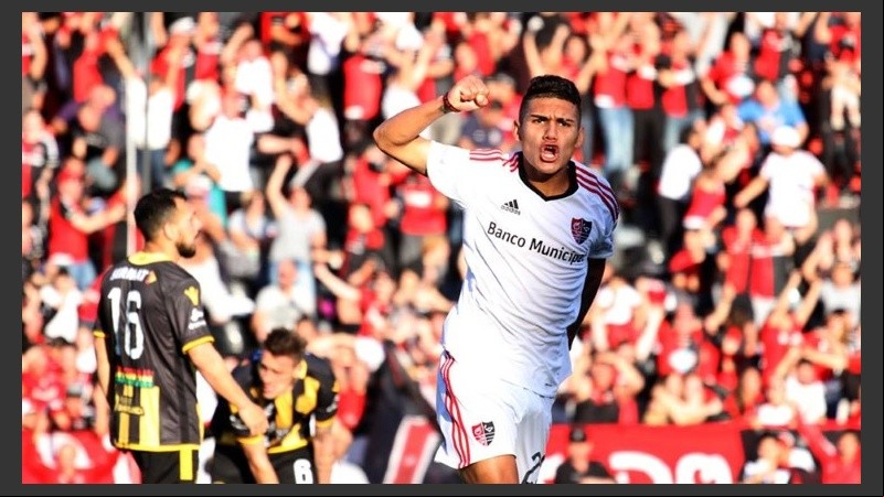El pibe Enzo Cabrera sería titular el lunes ante Godoy Cruz. 