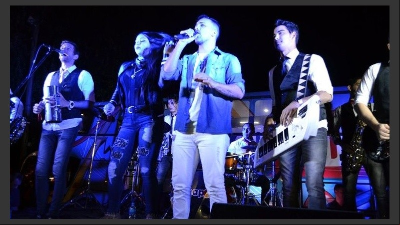 Amapola fue uno de los tantos grupos que brindó shows gratis para los vecinos.