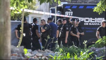 La policía trabajaba intensamente en la zona.