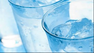 Un vaso de agua fría contra el calor.