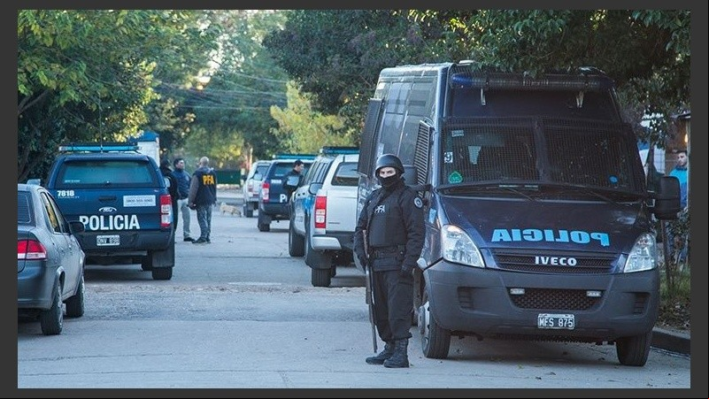 Las fuerzas federales y provinciales refuerzan patrullajes en zonas más violentas.