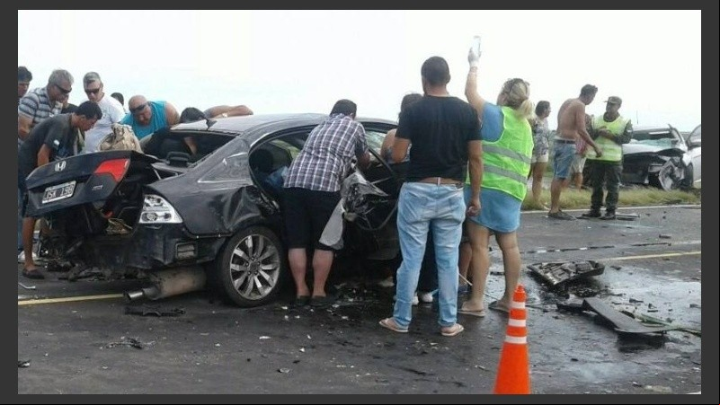 La dantesca escena de la tragedia en la ruta. 