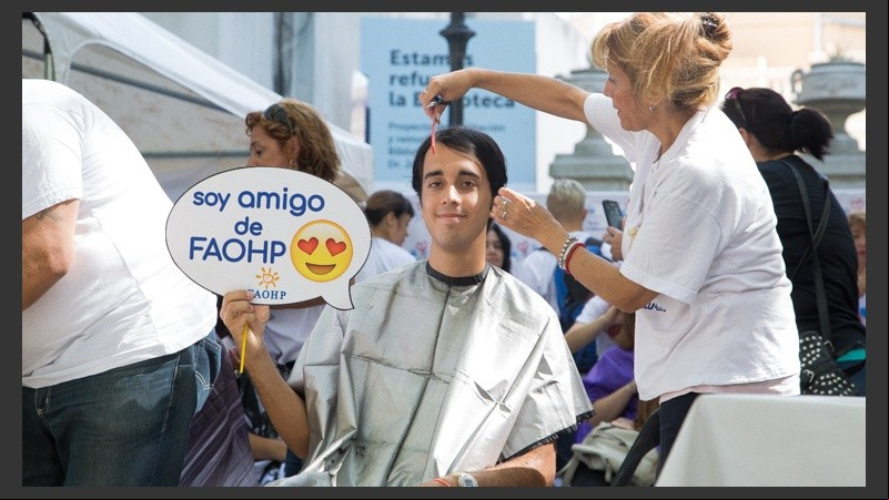 Entrelazate: la movida solidaria en plaza Pringles.