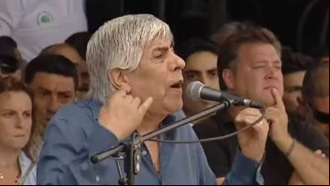Moyano cerró el acto ante miles de personas en la 9 de Julio.