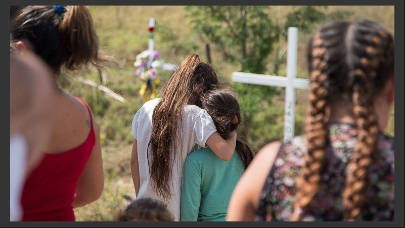 Sentido homenaje a las víctimas en el lugar de la tragedia. 