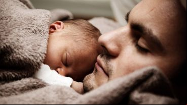 Los padres solteros tienen más probabilidades de ser hospitalizados.