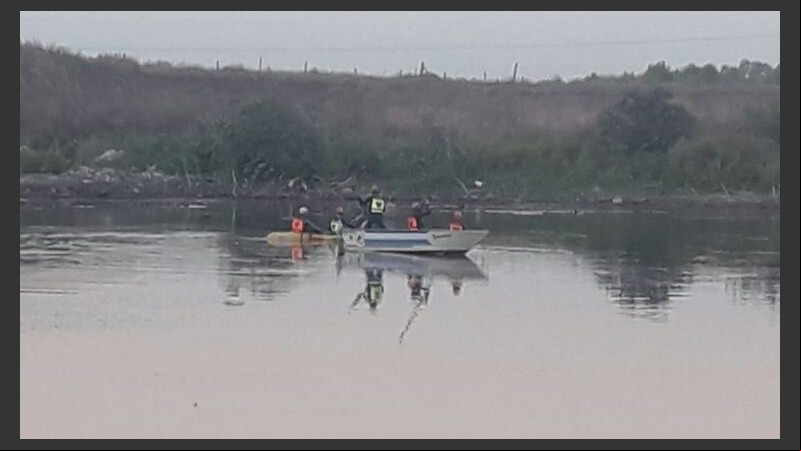 Los equipos de rescate trabajando en la búsqueda.