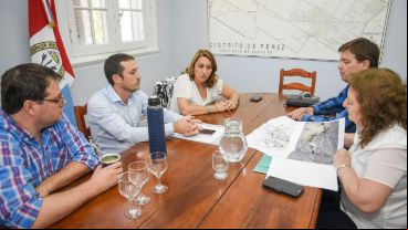 Fein junto a los intendentes de la región.
