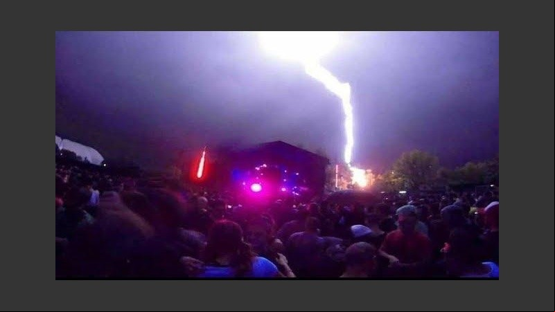 El momento de la caída del rayo.