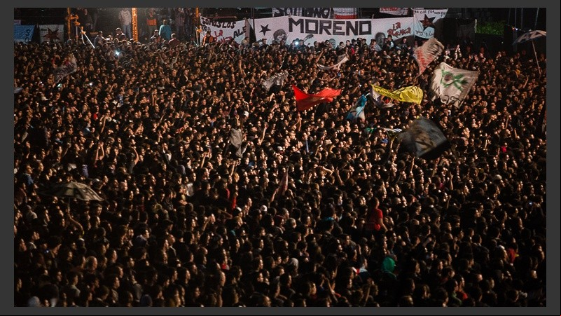 La Renga en el estadio de Newell´s este sábado ante una multitud.