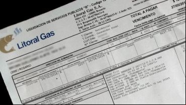 Se busca retrotraer a noviembre los aumentos en electricidad, agua y gas.