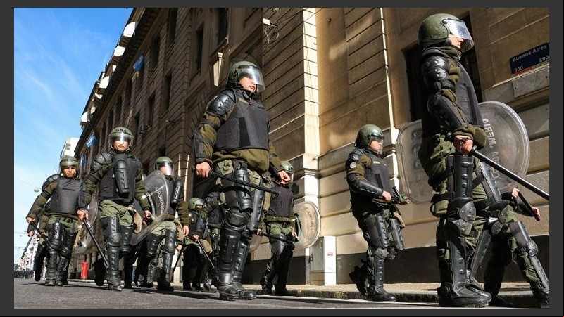 Los nuevos efectivos realizarán tareas en los barrios más violentos.