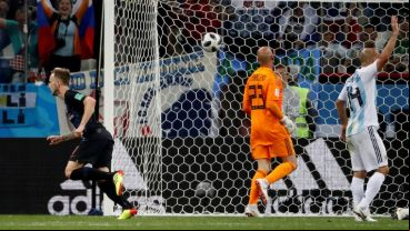 Rakitic sentenció la goleada sobre el final.