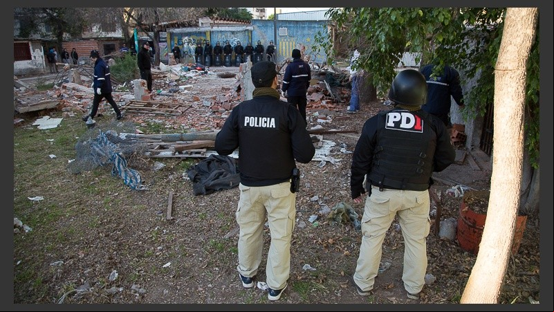 La zona del Fonavi amaneció llena de agentes. 