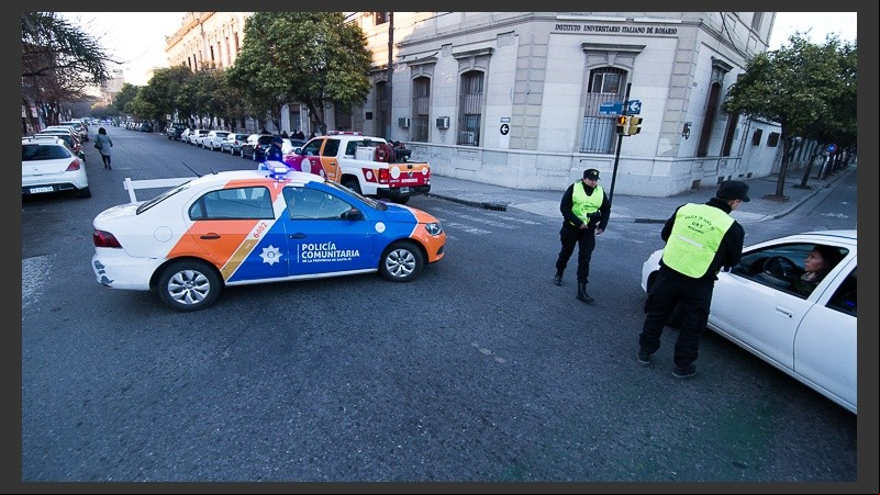 Presencia policial alrededor del Centro de Justicia Penal. 
