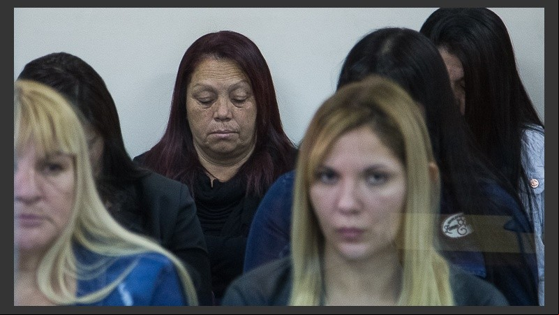 Las mujeres acusadas en el banquillo.