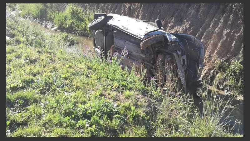 La conductora del vehículo terminó lesionada.