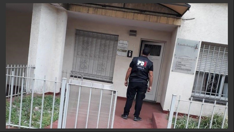 Uno de los estudios allanados por la Policía de Investigaciones este miércoles.