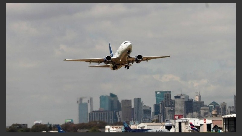 Los aeropuertos operarán con normalidad jueves y viernes.