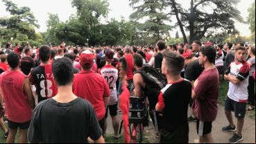 Socios e hinchas expresaron su disconformidad con la gestión.