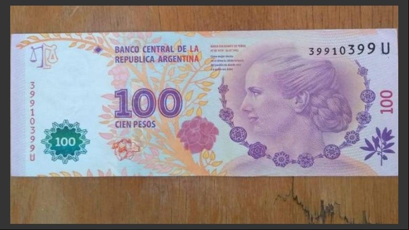 Un billete de Evita fue subastado y pagaron 2500 pesos por él. 