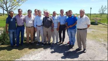 Macri junto a los productores con los que mantuvo un encuentro privado.