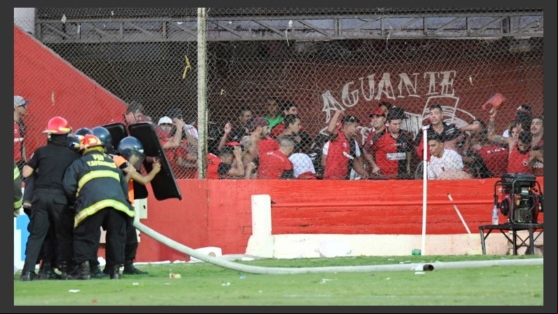 Disturbios extendidos más allá del partido ante Villa Mitre.