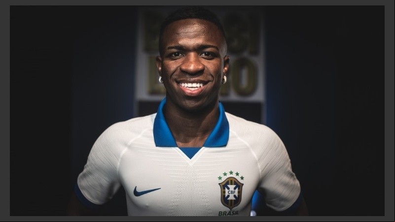 El juvenil estrella Vinicius fue el encargado de la presentación.