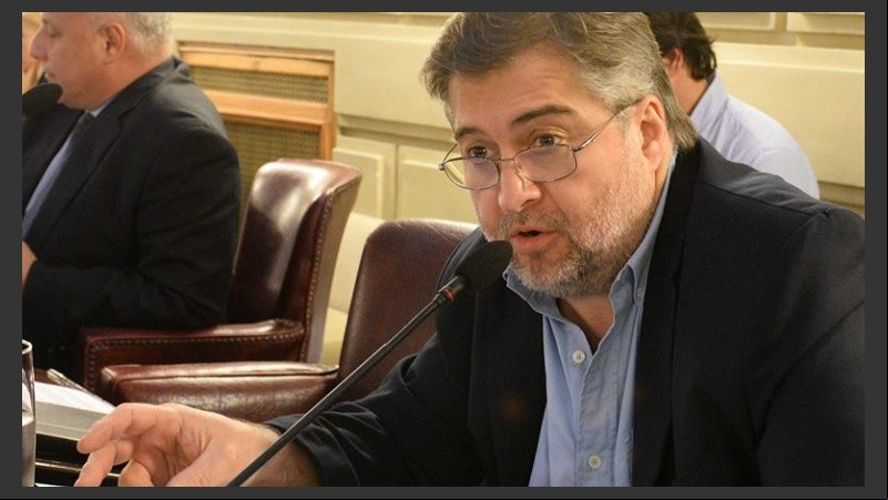 Para Mirabella, realizar la consulta el 16 de junio va a 