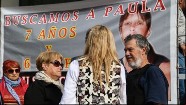 Los padres de Paula en la espera de los fallos; la mujer se descompensó y fue hospitalizada.